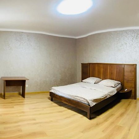 Ogienka 2B, Center Lutsk Apartman Kültér fotó